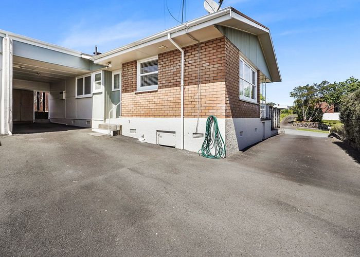  at 53 Lynn Road, Bayview, Auckland