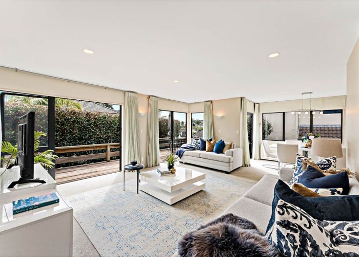  at 2/24 Sylvia Road, St Heliers, Auckland