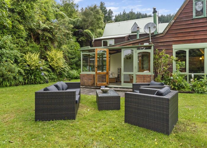 Free property data for 312 Moores Valley Road, Wainuiomata, Lower Hutt