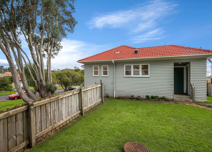  at 4 Massey Avenue, Greenlane, Auckland City, Auckland
