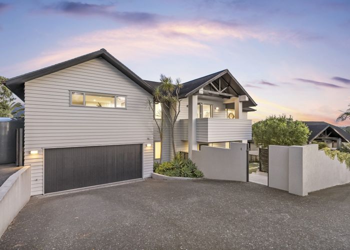  at 32B Parr Terrace, Castor Bay, Auckland