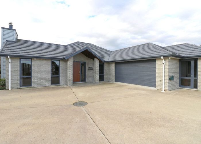  at 94 Gray Avenue, Mangere East, Auckland