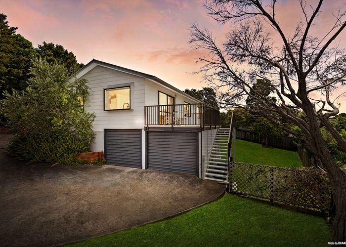  at 8 Waiora Road, Stanmore Bay, Whangaparaoa