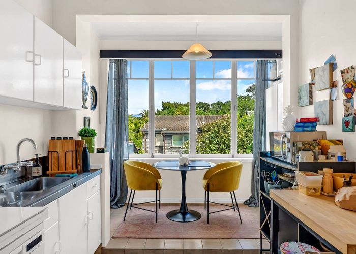  at 38 Gladstone Road, Parnell, Auckland