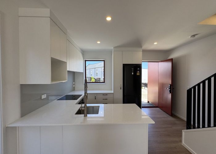  at 18 Maea Lane, Mount Roskill, Auckland