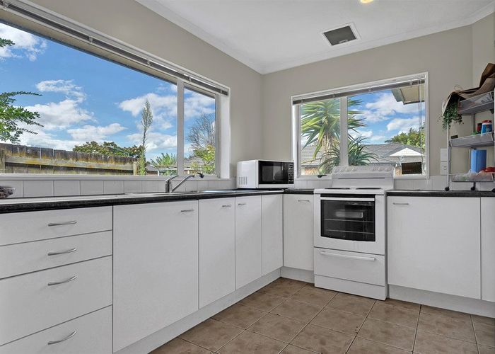  at 16/36 Growers Lane, Mangere East, Manukau City, Auckland