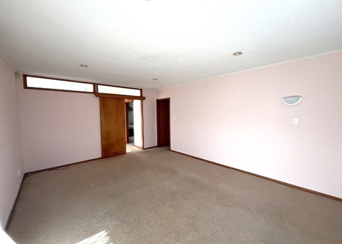  at 1/71 Royal View Road, Te Atatu South, Waitakere City, Auckland