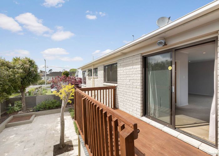  at 2/37 Fir Street, Waterview, Auckland