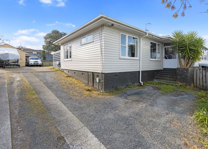  at 166 Tuhikaramea Road, Dinsdale, Hamilton