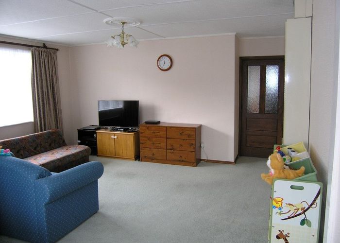  at 27 Atiawa Crescent, Waiwhetu, Lower Hutt, Wellington