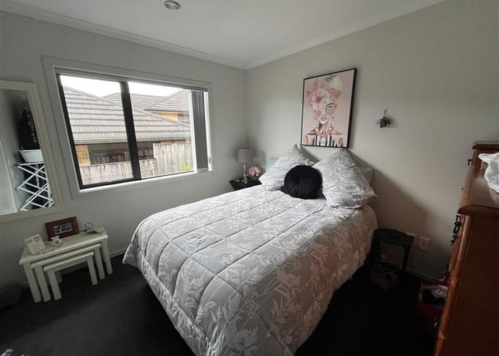  at 6 Swan Lane, Huntington, Hamilton