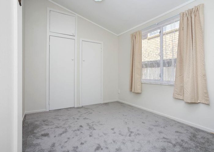  at 32 Winstone Road, Mount Roskill, Auckland City, Auckland