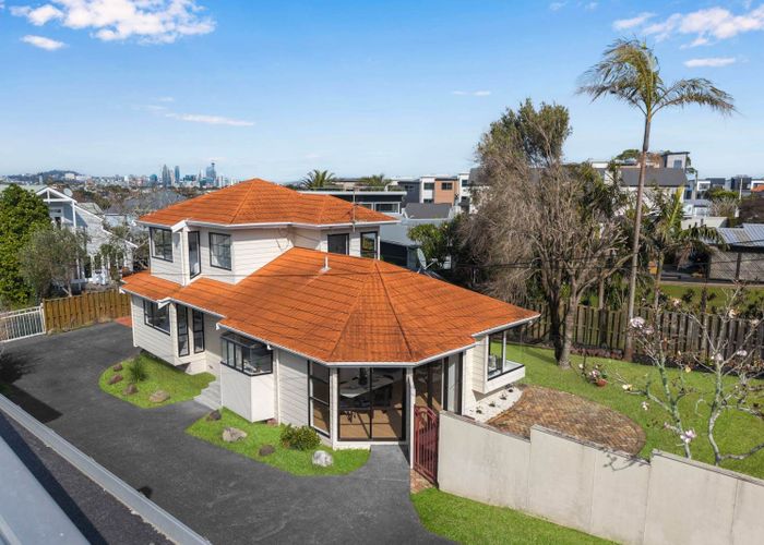  at 1/43 Williamson Avenue, Belmont, North Shore City, Auckland