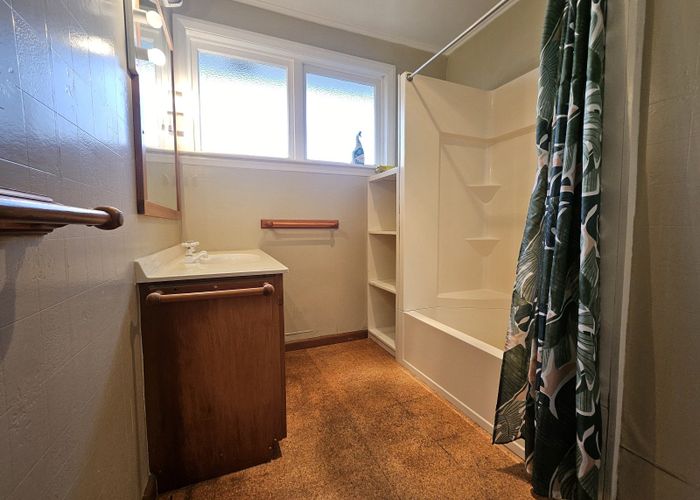  at 10 Wilson Crescent, Karoro, Grey, West Coast
