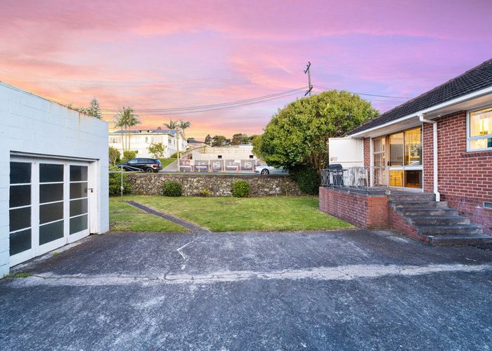  at 2/214 Main Highway, Ellerslie, Auckland