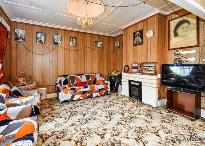  at 52 Hokonui Road, Otahuhu, Auckland