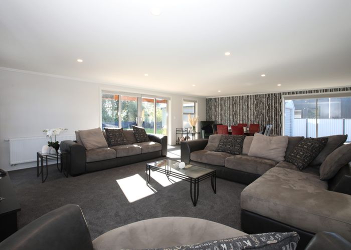  at 6 Walker Street, Riverton