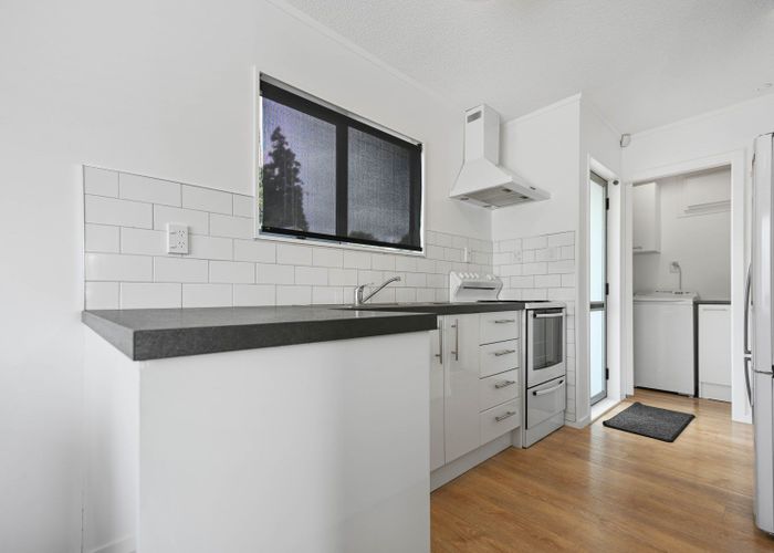  at 27 Purcell Place, Melville, Hamilton