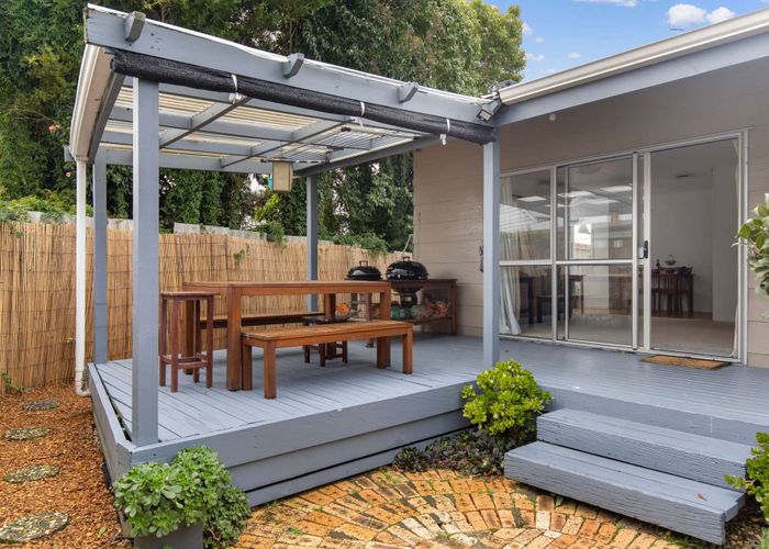  at 118 Old Farm Road, Hamilton East, Hamilton