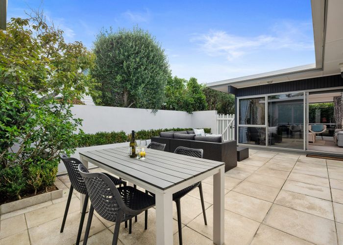  at 25E Saltburn Road, Milford, Auckland