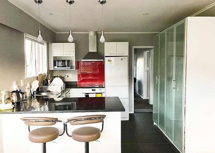  at 2/5 Landop Terrance, Howick, Manukau City, Auckland