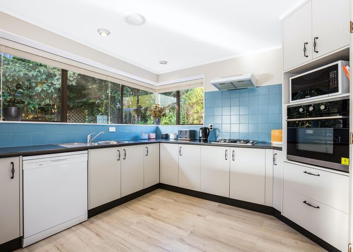  at 8 Eclipse Lane, Whitby, Porirua