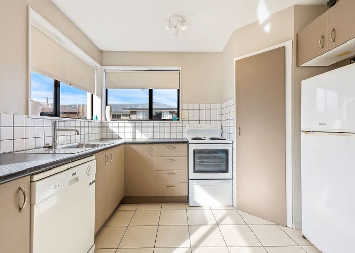  at 2/64 Neill Street, Hornby, Christchurch