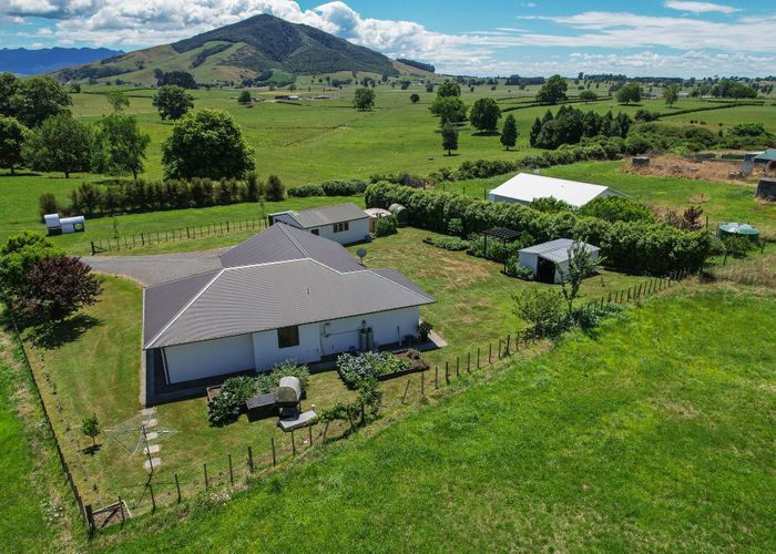  at 690 Te Kawa Road, Te Kawa