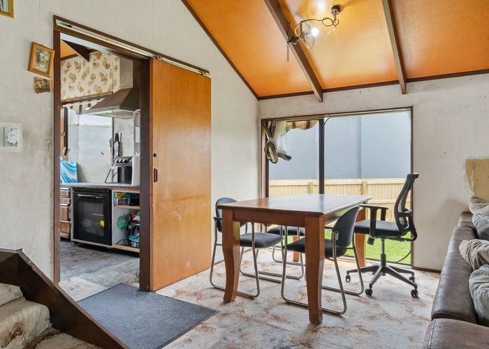  at 6 Albert Road, Manukau, Manukau City, Auckland