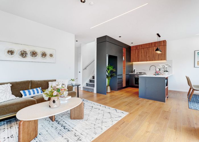  at 2 Tiri View Place, Browns Bay, North Shore City, Auckland