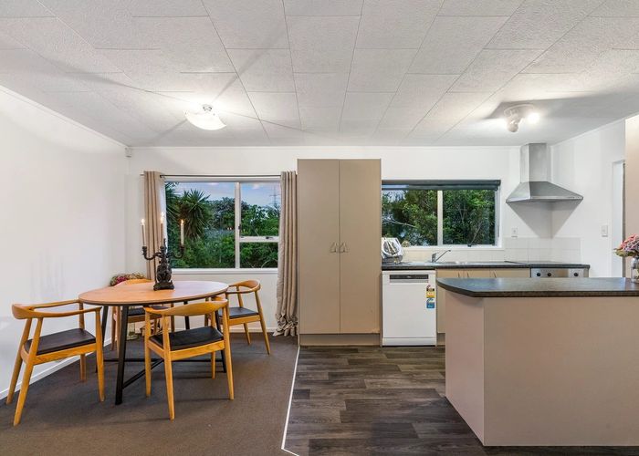  at 1/20 Royal View Road, Te Atatu South, Waitakere City, Auckland