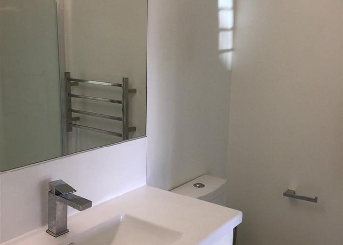  at 1/1 Henriette Place, The Gardens, Manukau City, Auckland