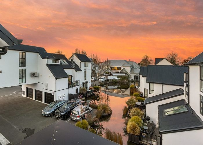  at 5/140 Office Road, Merivale, Christchurch