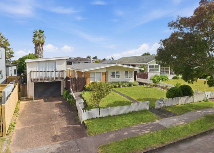  at 7 Murvale Drive, Bucklands Beach, Manukau City, Auckland