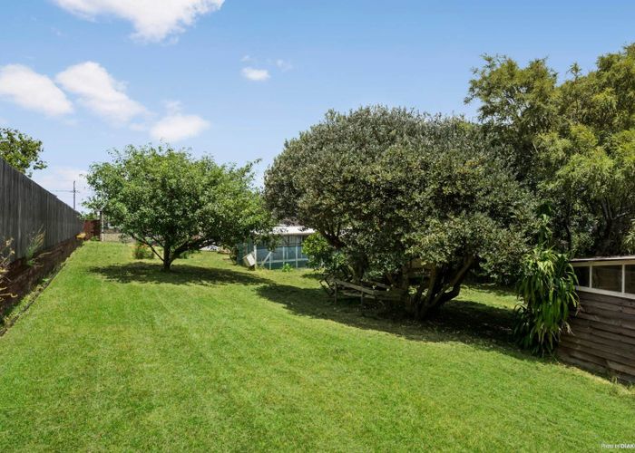  at 5 Richards Avenue, Forrest Hill, North Shore City, Auckland