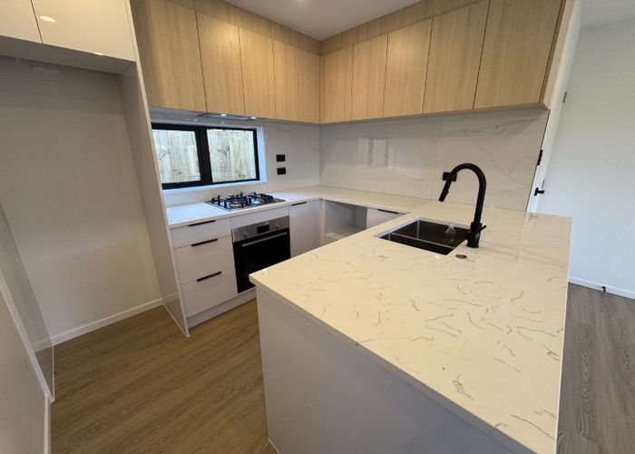  at 8/12 Hamlin Road, Mount Wellington, Auckland City, Auckland