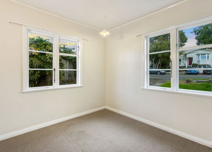  at 1 Westmere Park Avenue, Westmere, Auckland