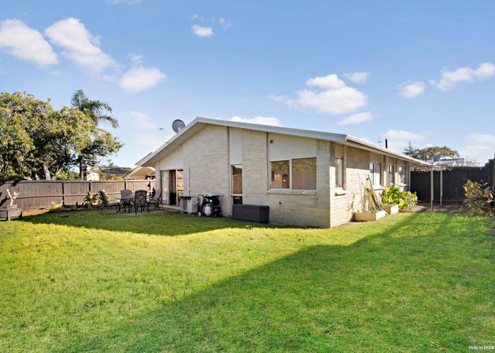  at 2/188 Fisher Parade, Farm Cove, Manukau City, Auckland