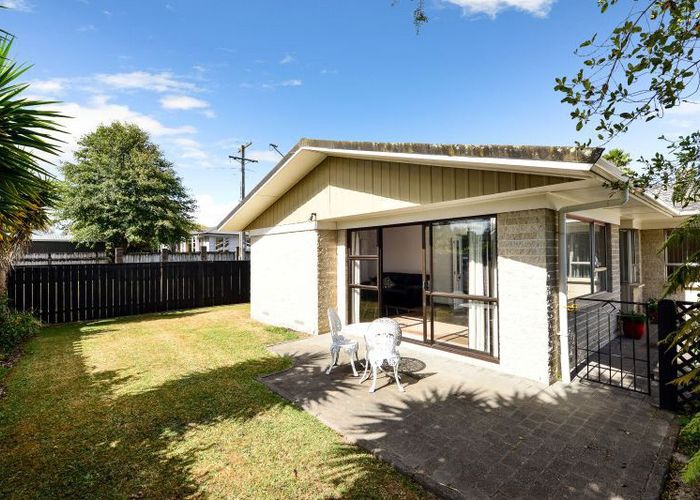  at 38 Braid Road, St Andrews, Hamilton