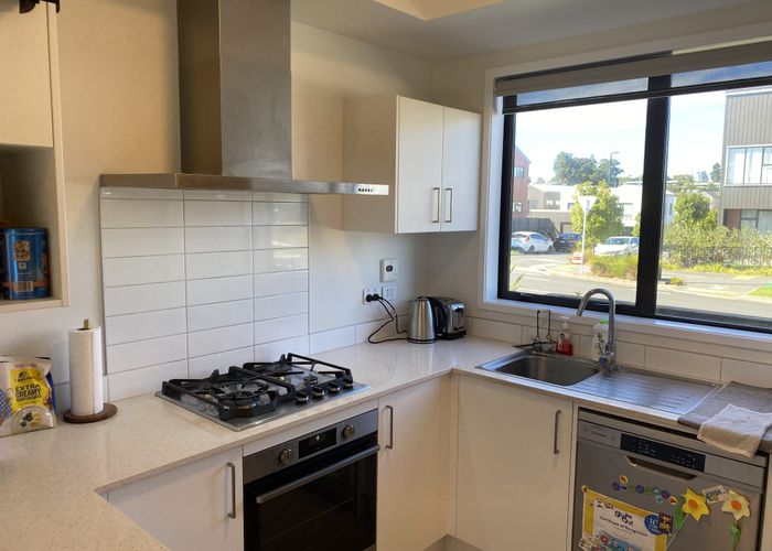  at 52 Manarini Road, Westgate, Waitakere City, Auckland