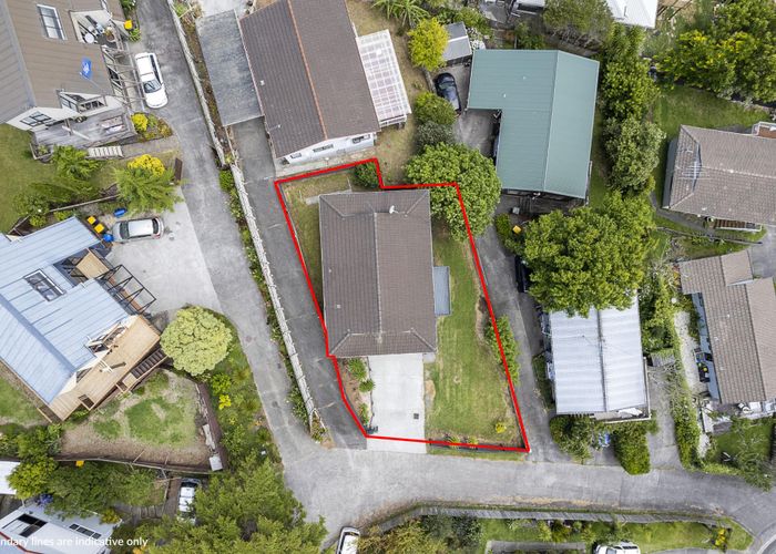  at 1/19 Exeter Place, Unsworth Heights, North Shore City, Auckland