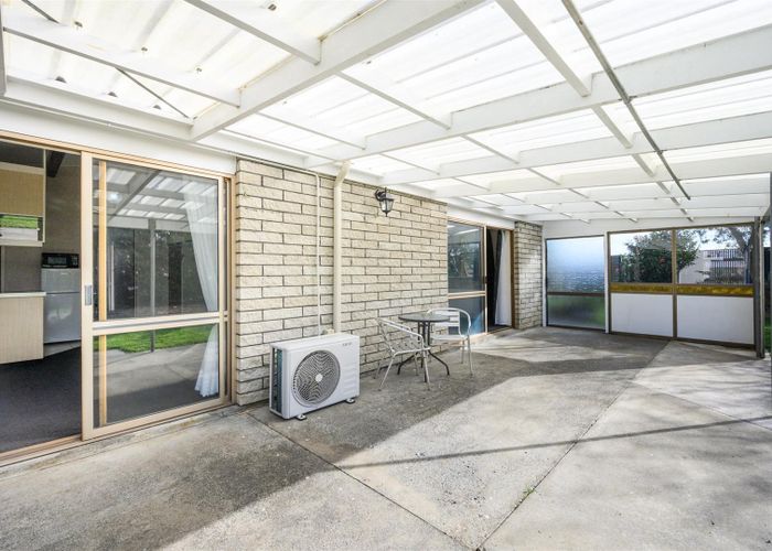  at 6 Flower Street, Bulls