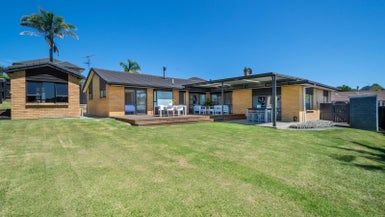  at 25 Marina View Drive, West Harbour, Auckland