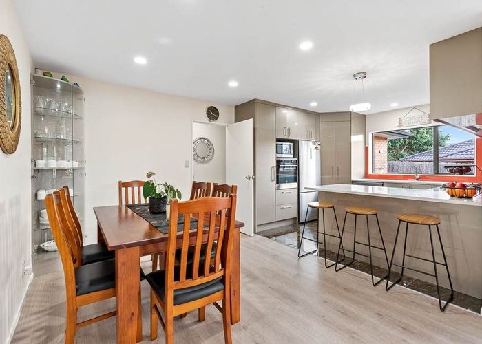  at 39 South Kensington Way, Henderson, Waitakere City, Auckland