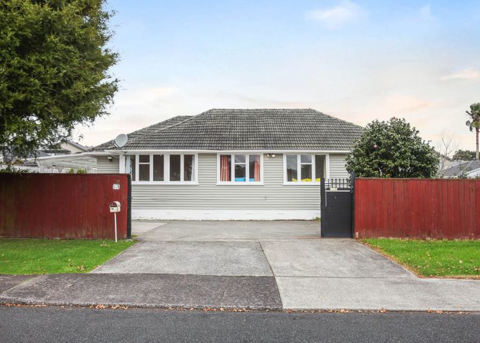  at 75b Tabitha Crescent, Henderson, Waitakere City, Auckland