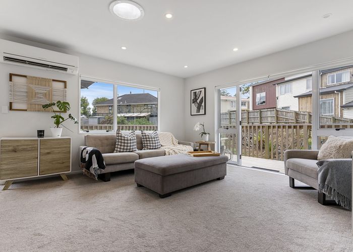  at 2/58 Botany Road, Botany Downs, Manukau City, Auckland