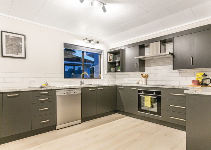  at 28 Mercury Way, Whitby, Porirua