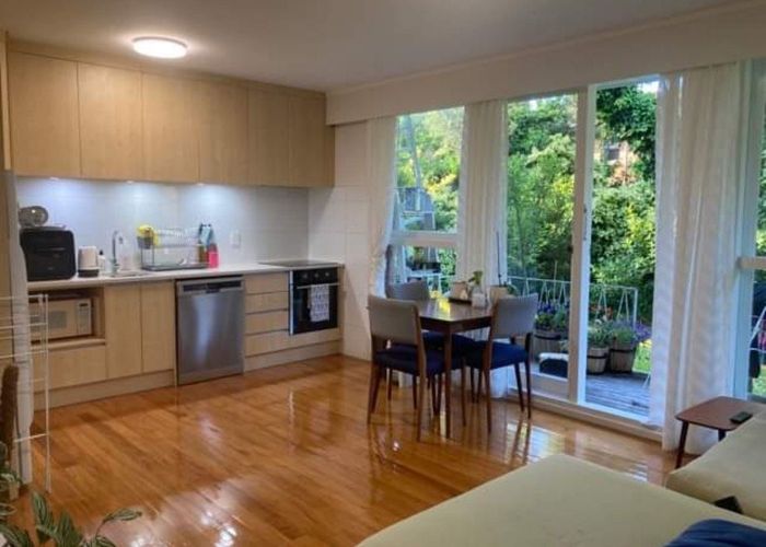  at 2/211 Manukau Road, Epsom, Auckland City, Auckland