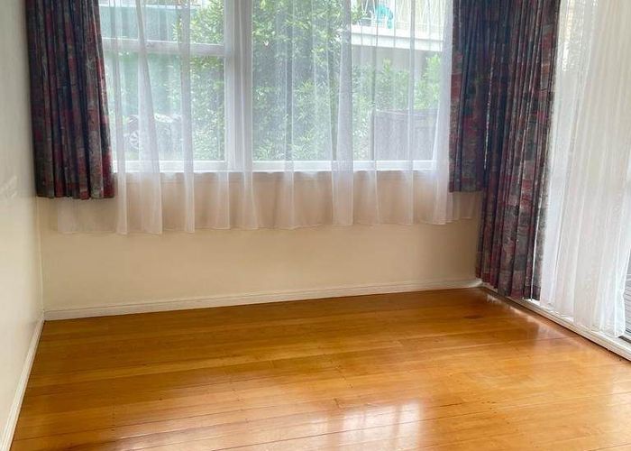  at 16 La Trobe Street, Pakuranga Heights, Manukau City, Auckland