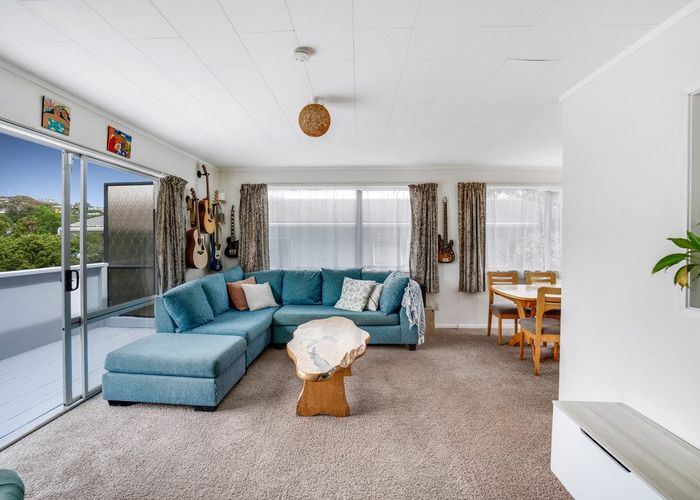  at 8 William Hadlow Place, Hatfields Beach, Orewa
